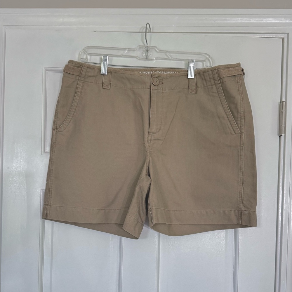 Bass Emma Tan Flat Front Shorts Versatile Design - NWT